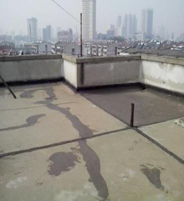 魏县漏水维修 楼顶漏水是什么原因，楼顶漏水维修方法是什么?